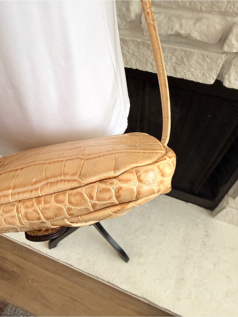 B Makowsky Tan Croc Embossed Genuine Leather Crossbody Bag Y2K - Picture 9 of 15